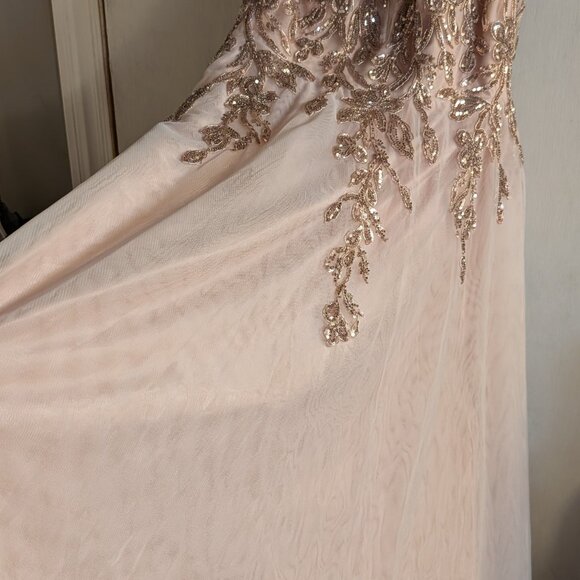 Wedding Dress for Short Queens! (Plus size) - Picture 2 of 10